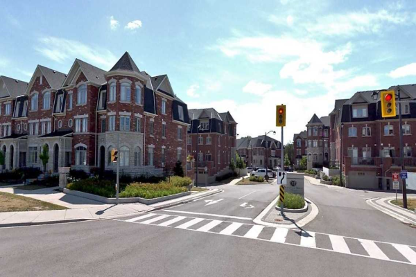 1331 Major Mackenzie Dr, Vaughan