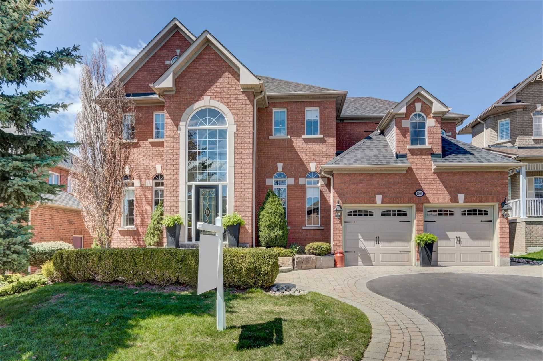 1009 Ivsbridge Blvd