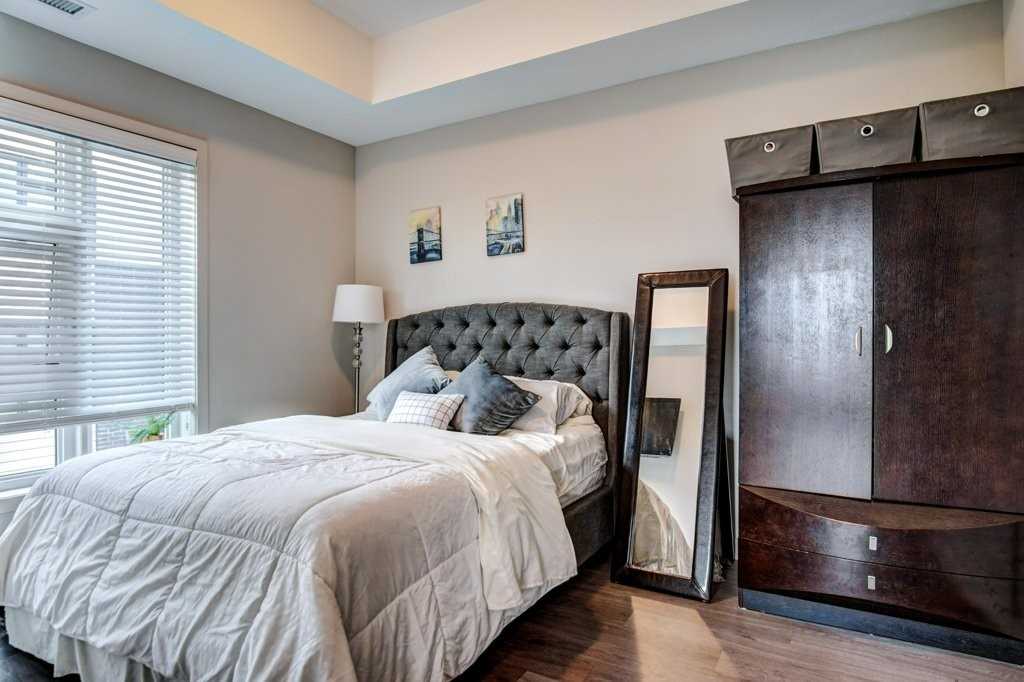 555 William Graham Dr, #422