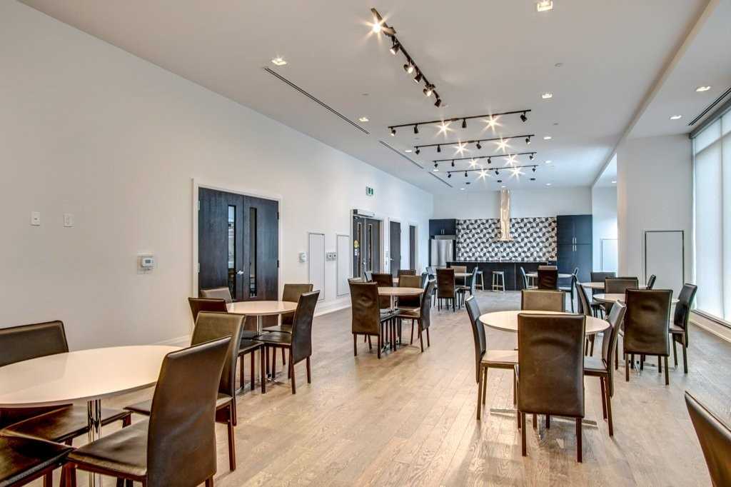 555 William Graham Dr, #422