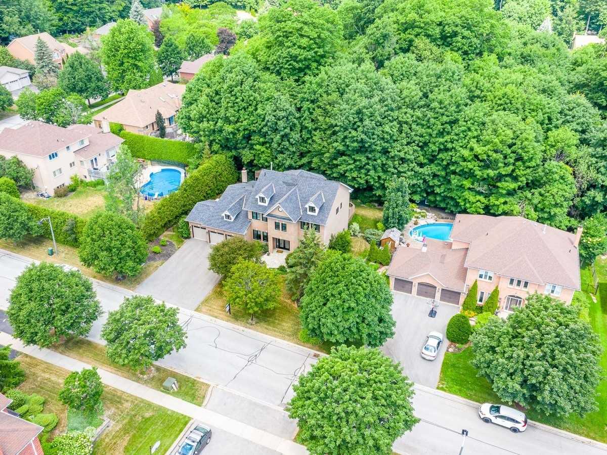 186 Willow Farm Lane, (MLS® N4810624) See this detached house for