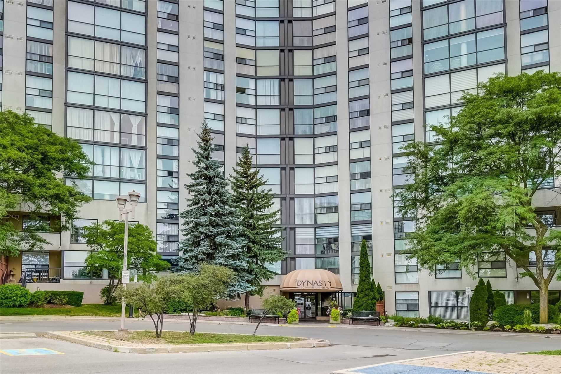 Harding Blvd (MLS® N4846609) See this condo apartment for sale in Harding, Richmond Hill
