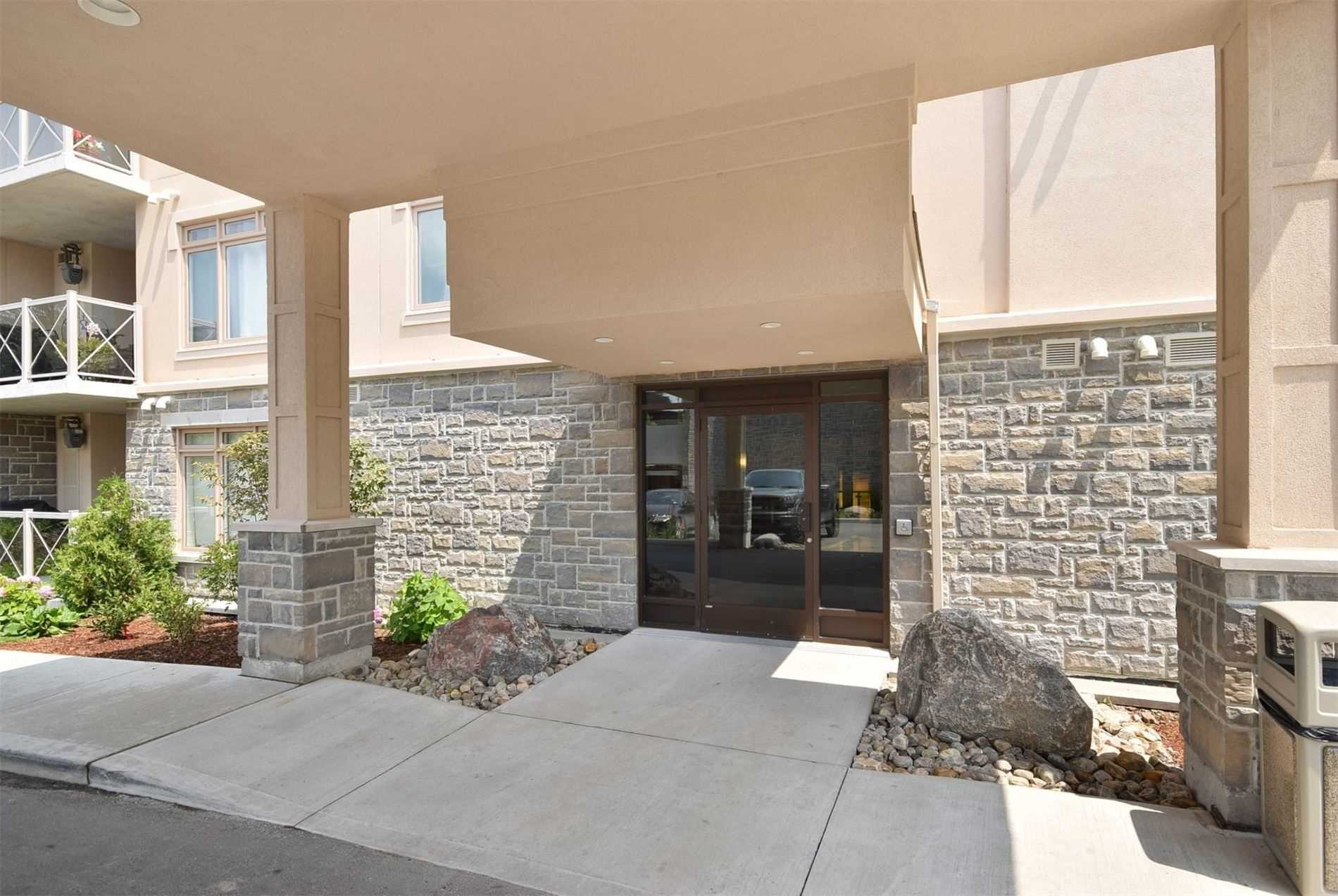 Church St (MLS® N4849153) See this condo apartment for sale in