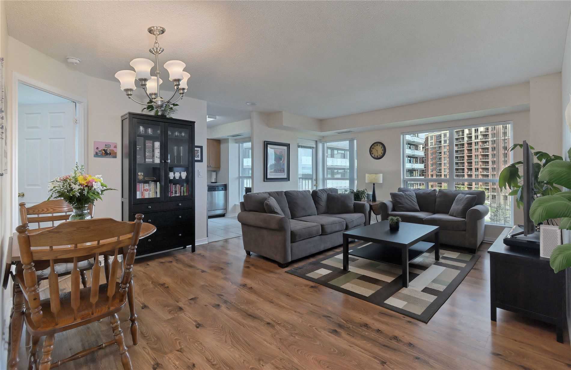 Oneida Cres (MLS® N4910771) See this condo apartment for sale in Langstaff, Richmond Hill