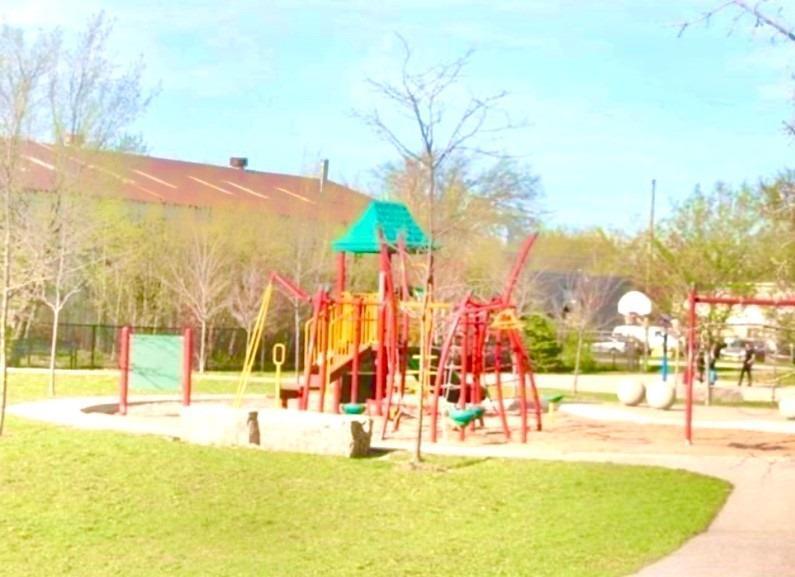 310 Red Maple Rd, #1203