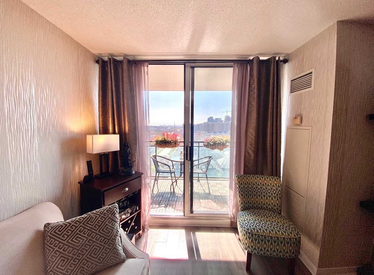 310 Red Maple Rd, #1203