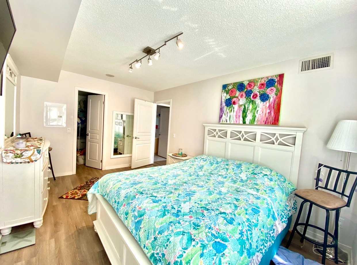 310 Red Maple Rd, #1203