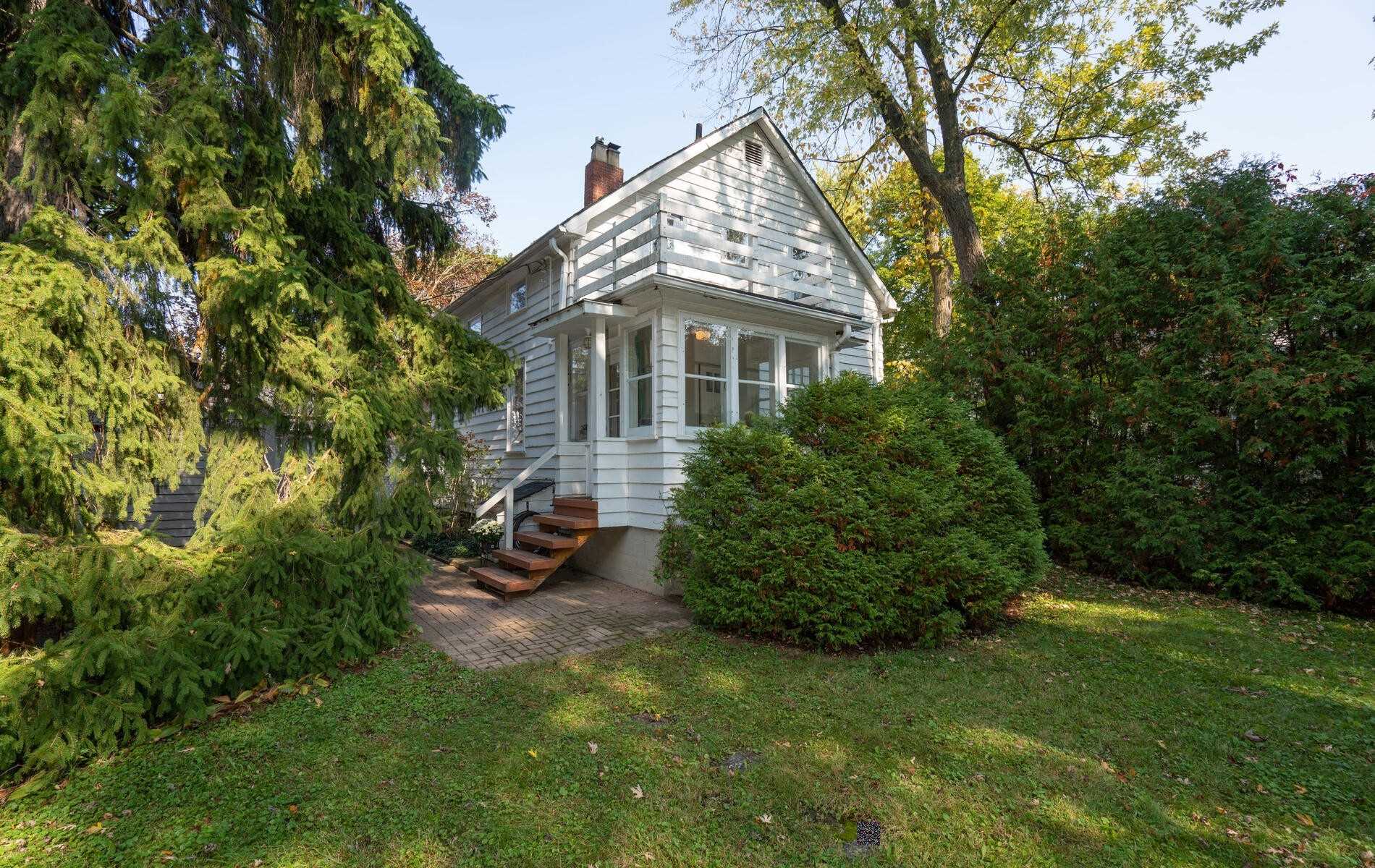 33 Colborne St