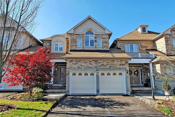 70 Stonecliffe Cres, Aurora