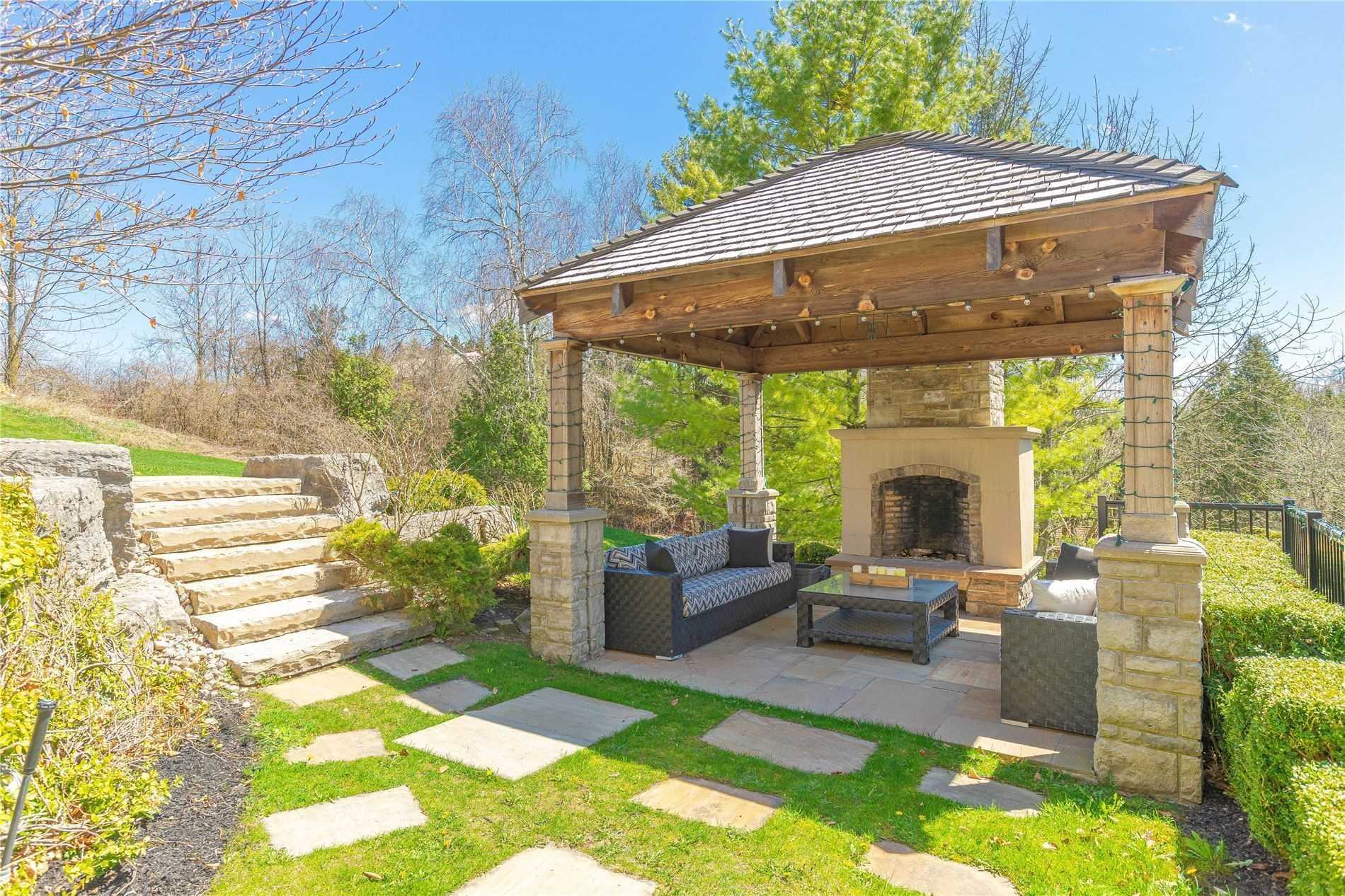 15 Earl Cook Dr