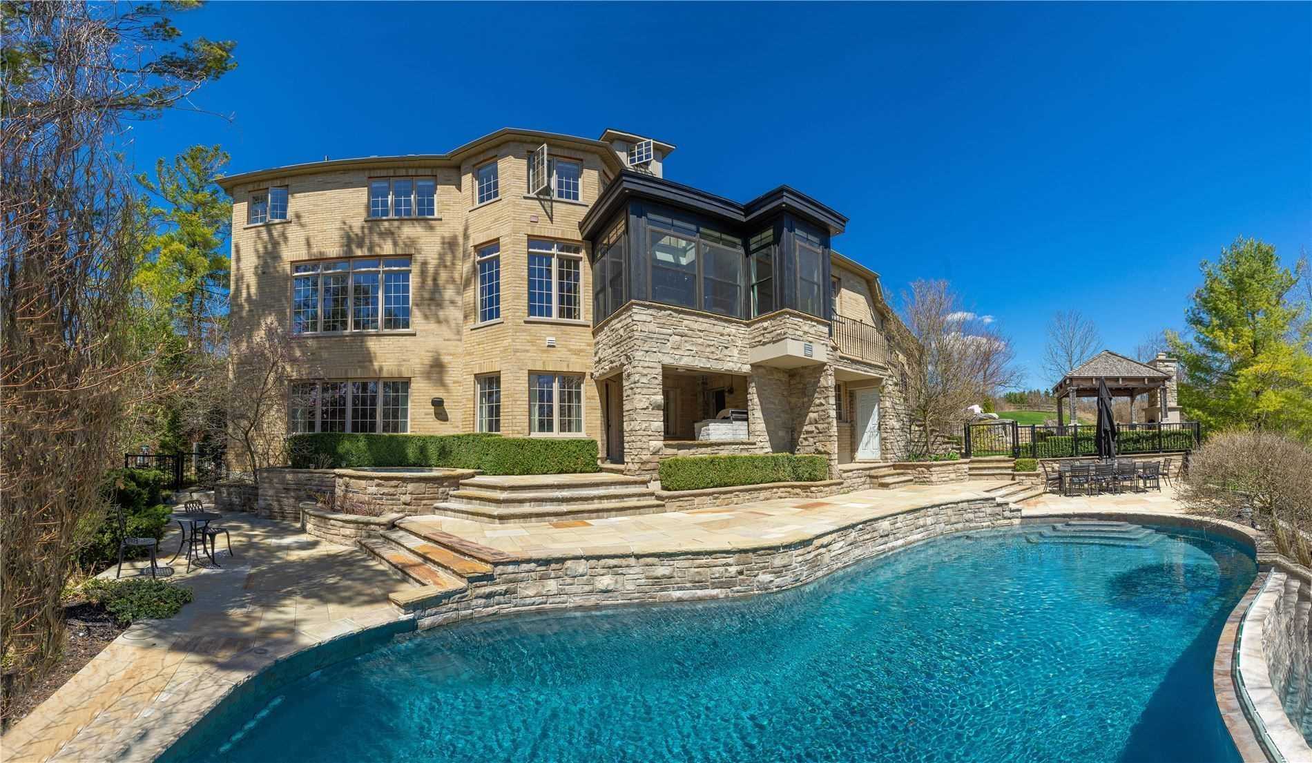 15 Earl Cook Dr