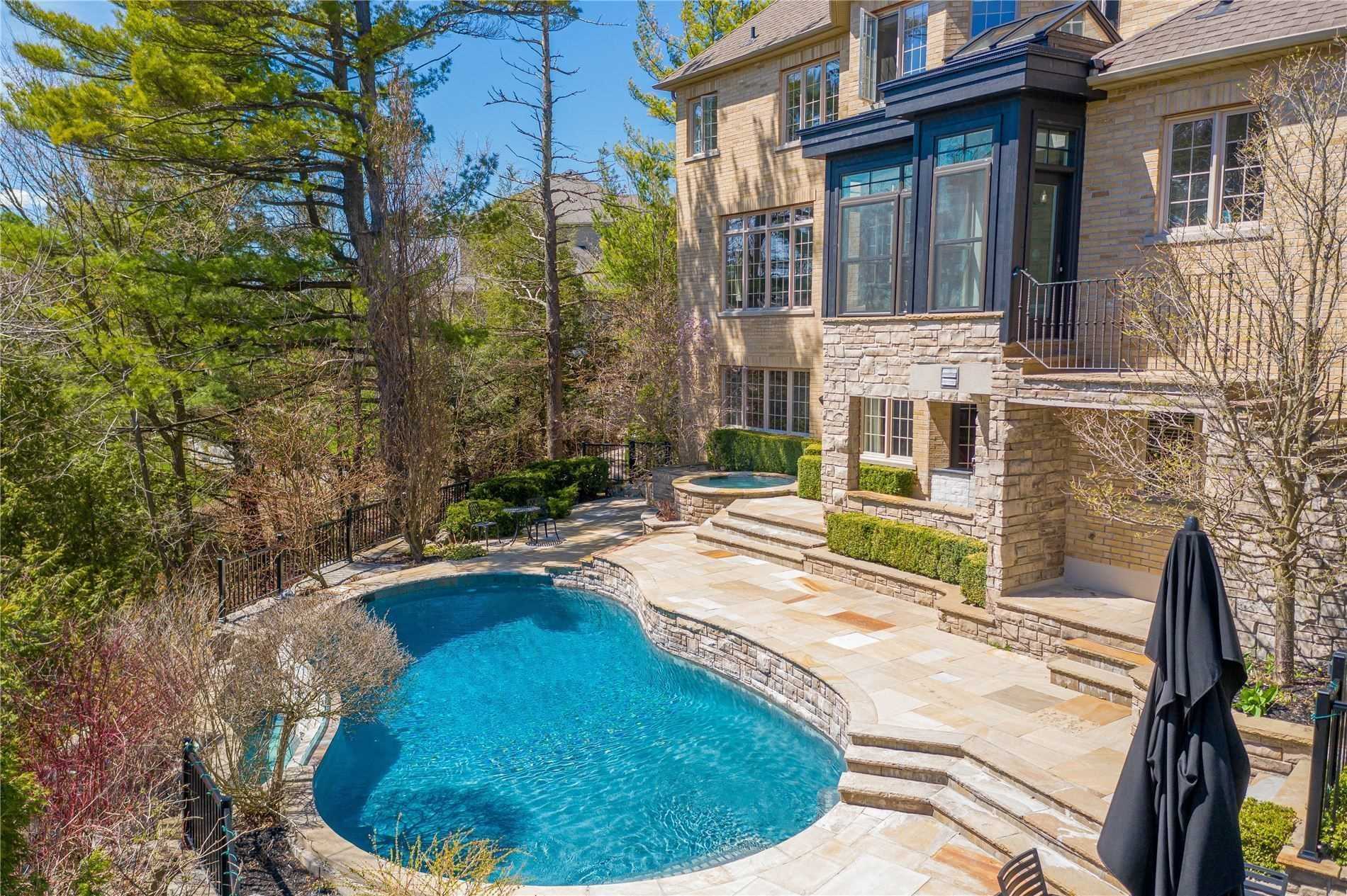 15 Earl Cook Dr