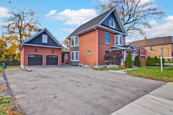 338 Main St N, Markham