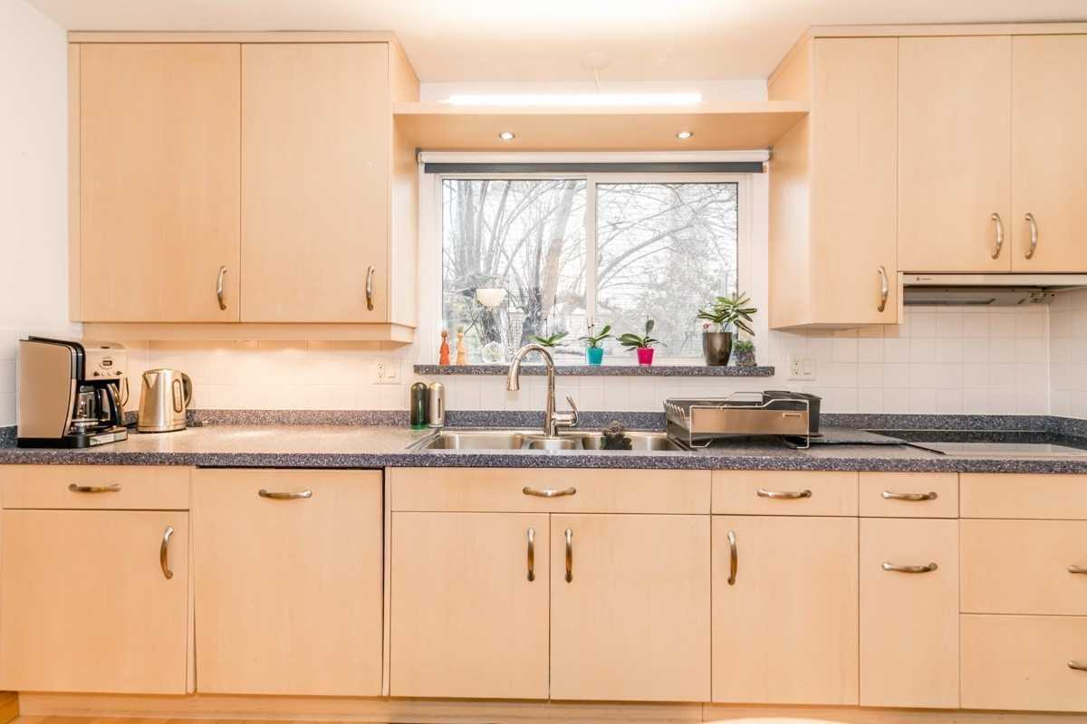 35 Sanderson Cres
