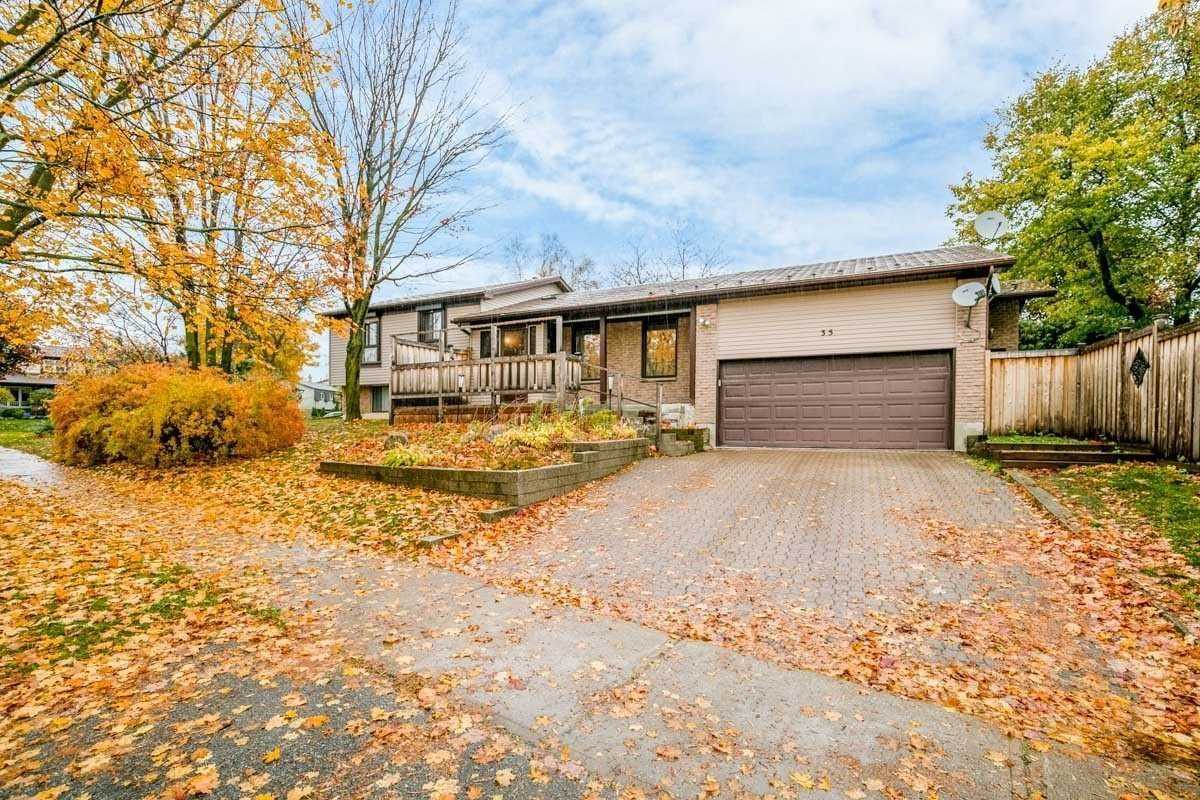 35 Sanderson Cres