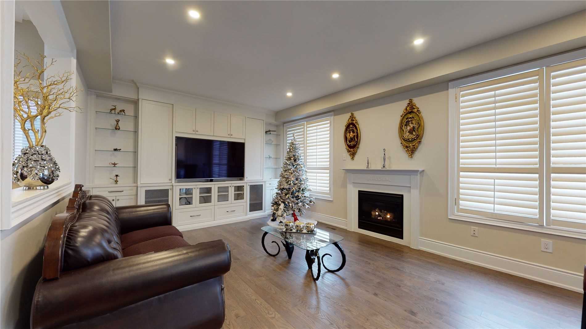 7 Grand Oak Dr