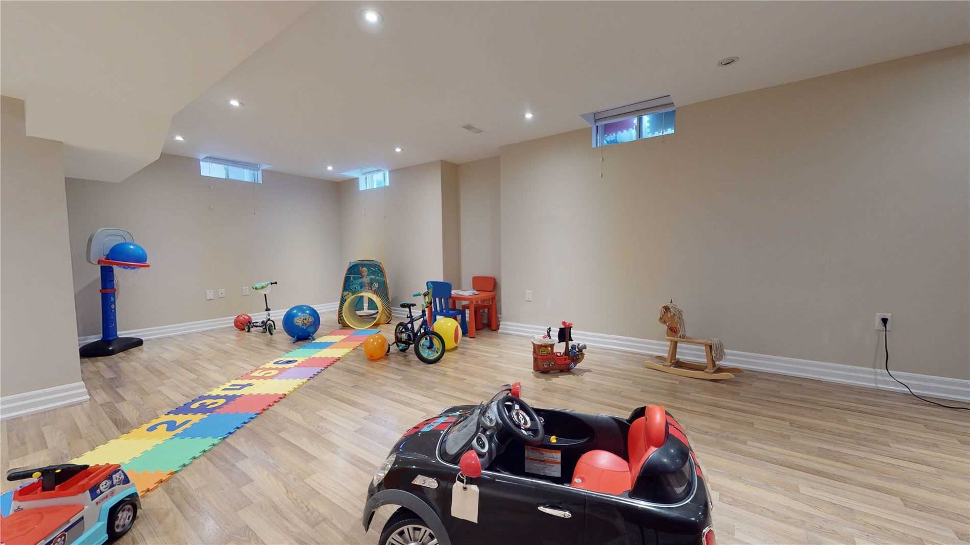 7 Grand Oak Dr