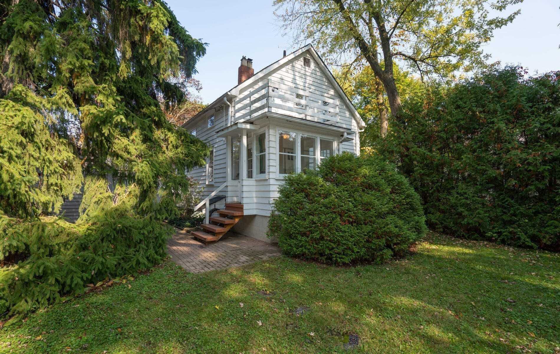 33 Colborne St