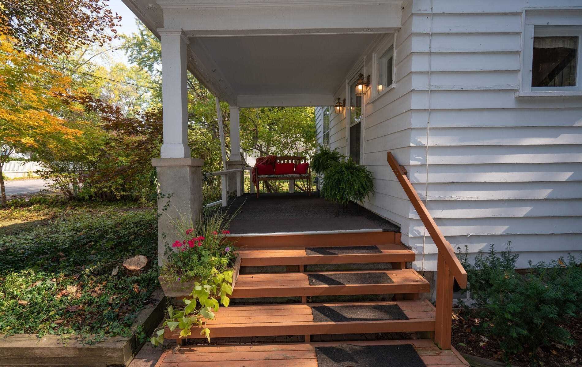 33 Colborne St
