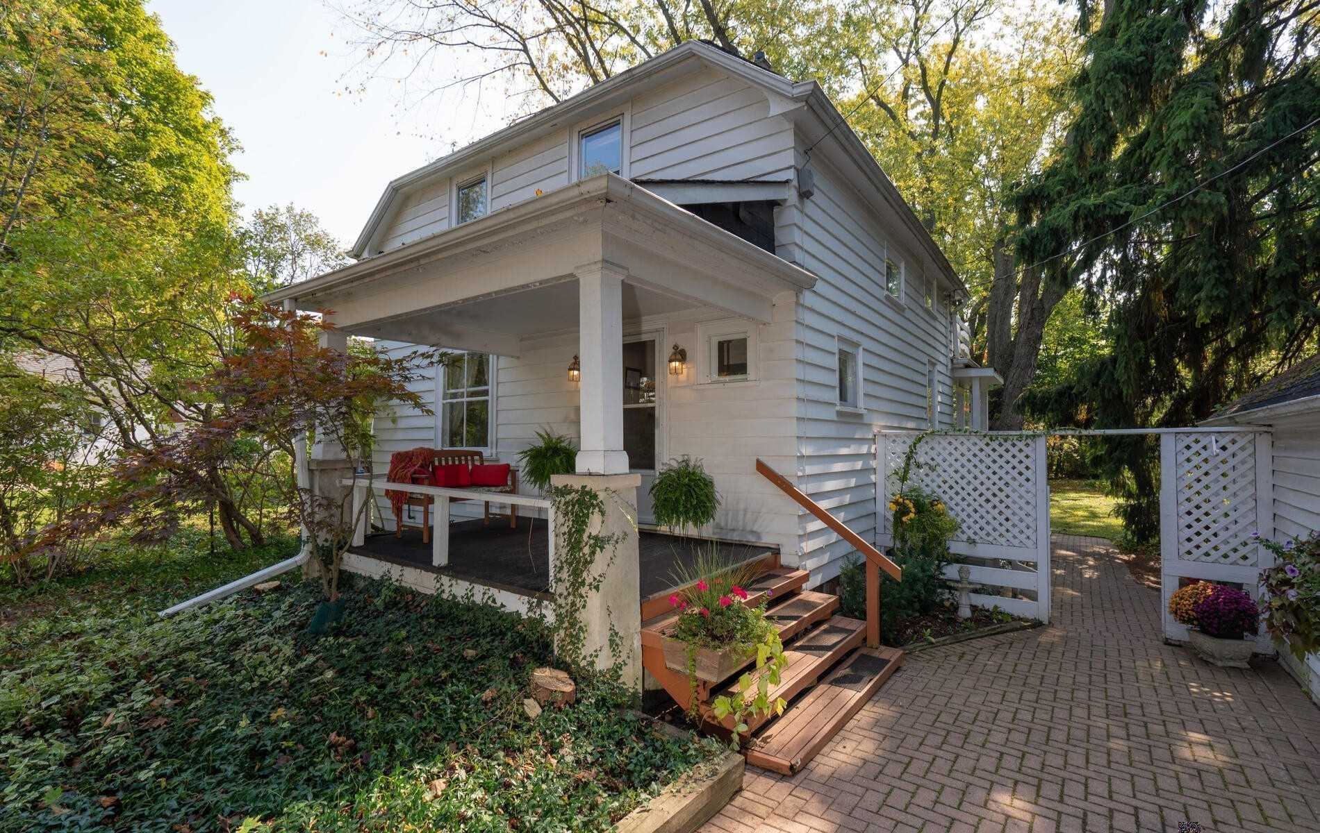 33 Colborne St