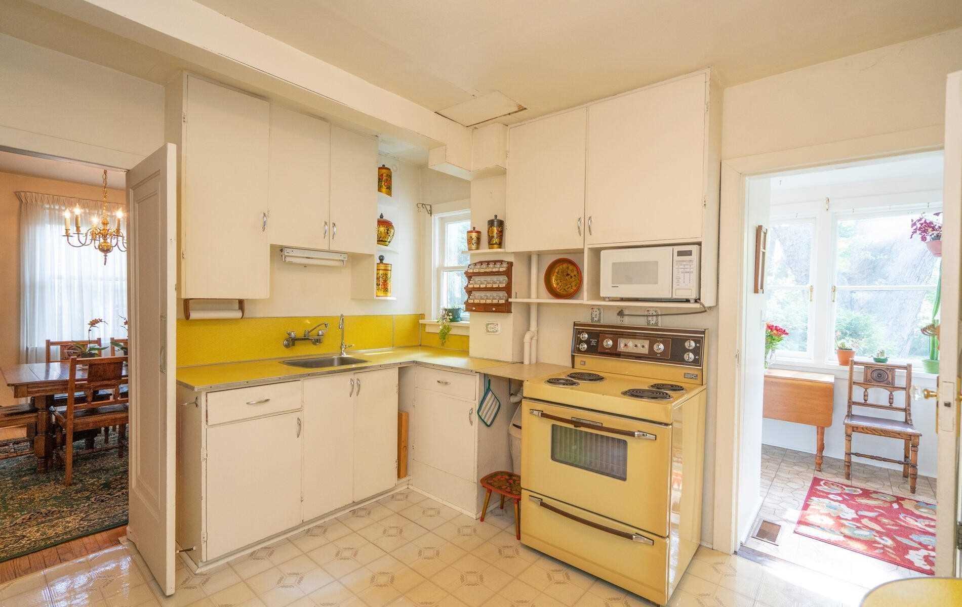 33 Colborne St