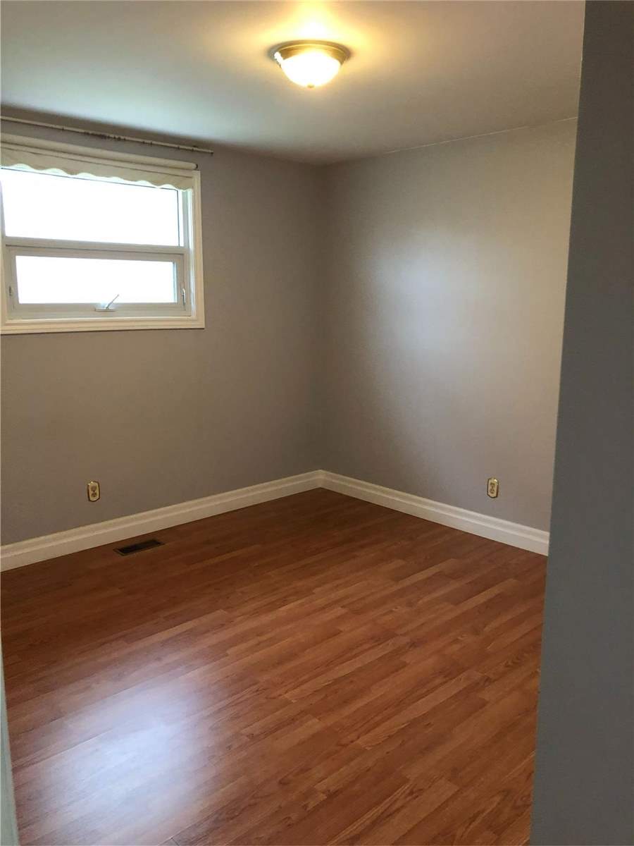 79 Zima Cres