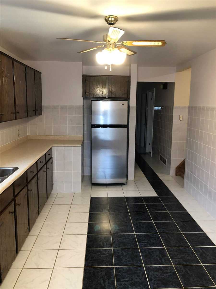 79 Zima Cres