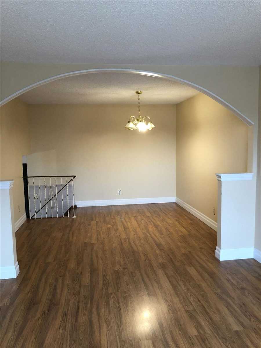 79 Zima Cres