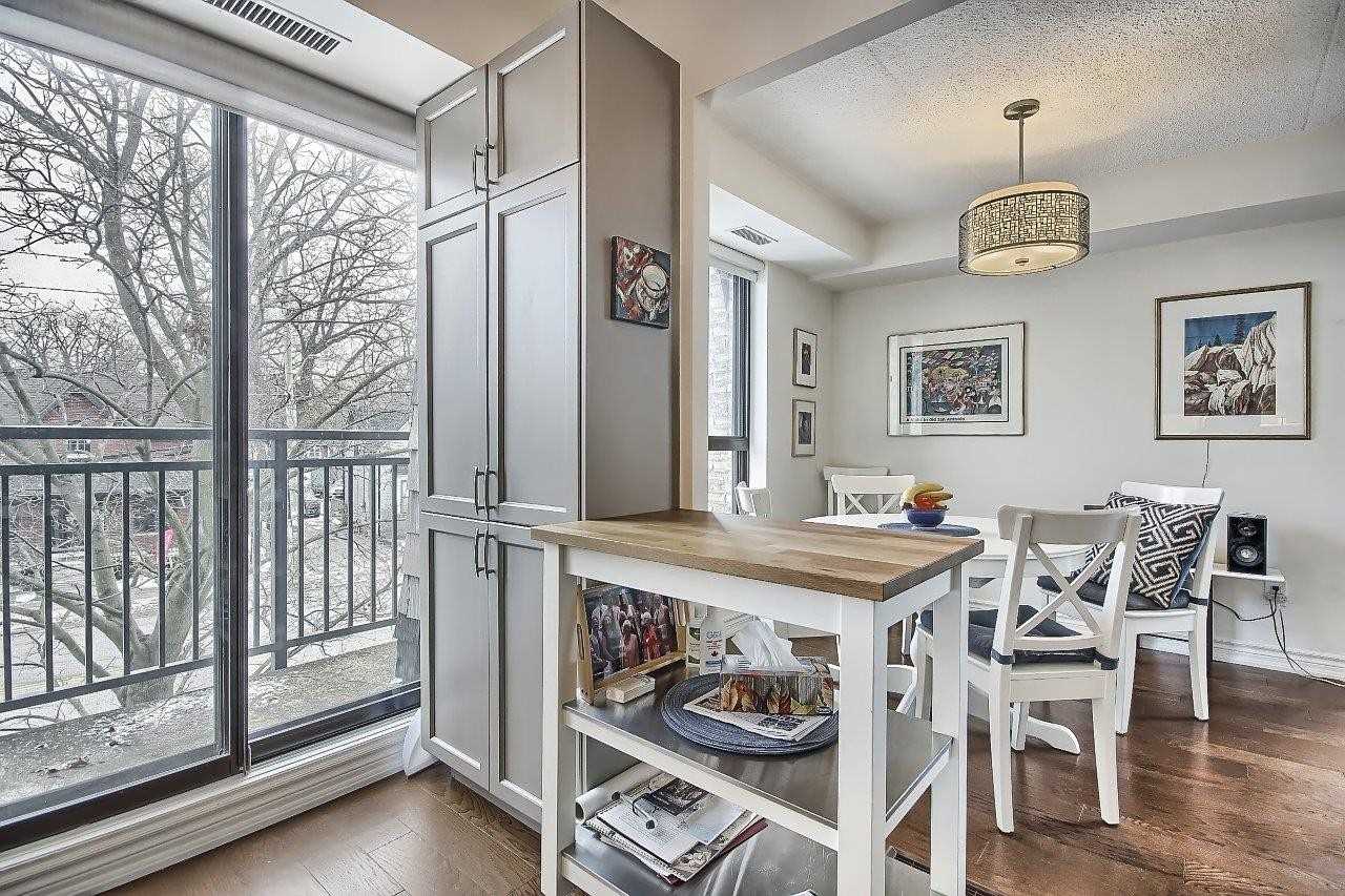 15390 Yonge St, #401