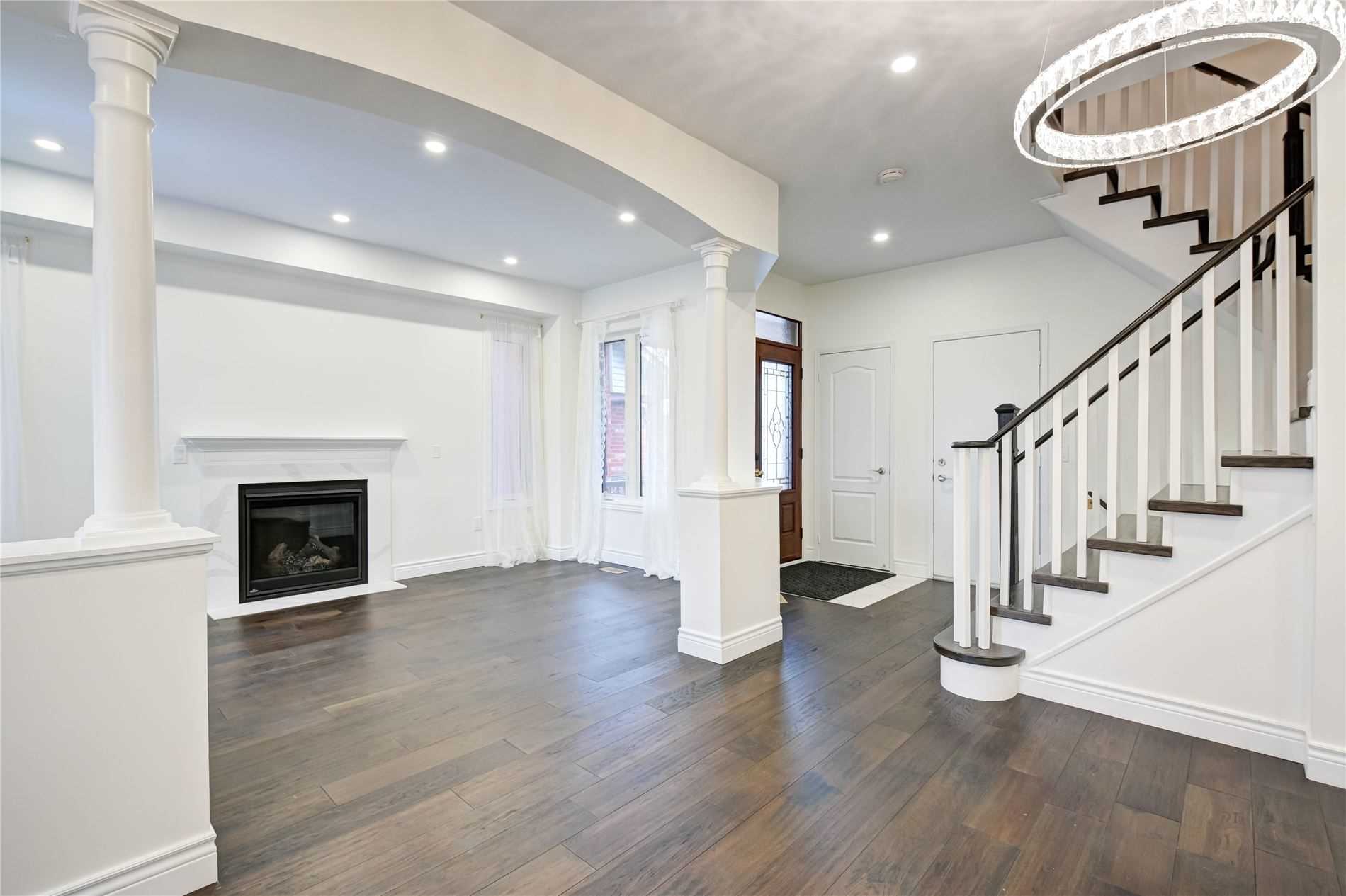 64 Downey Circ