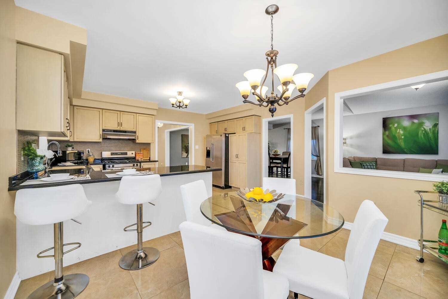 118 Crown Cres