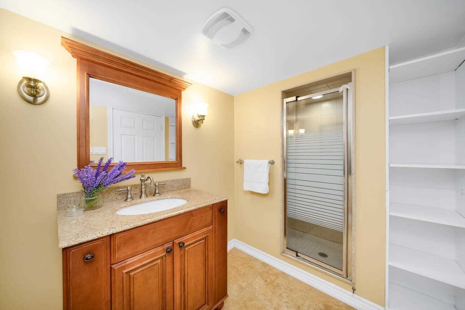 118 Crown Cres