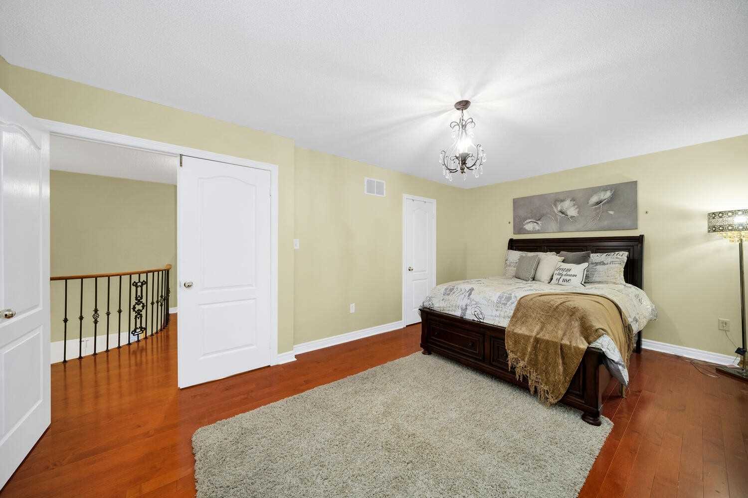 118 Crown Cres
