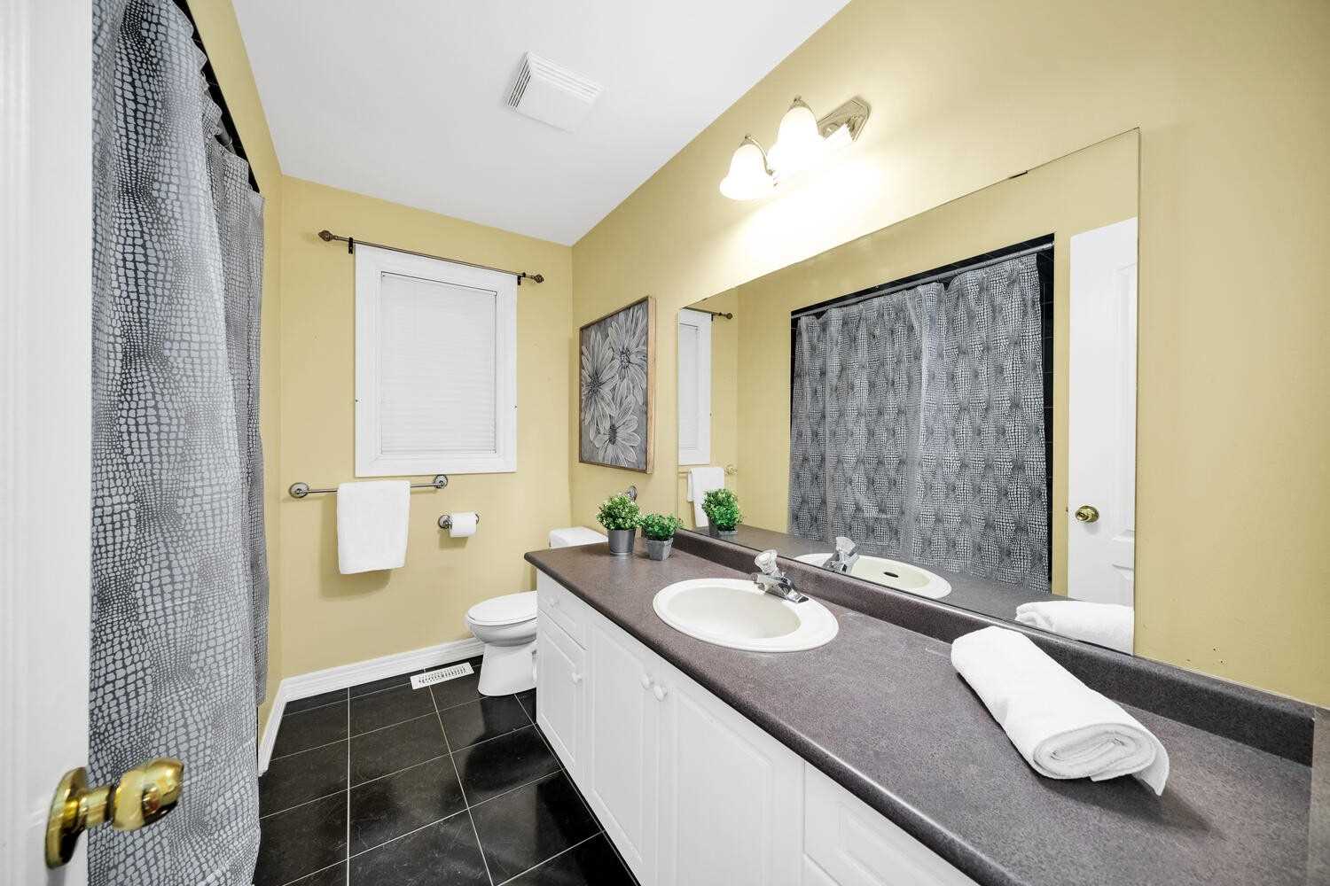 118 Crown Cres