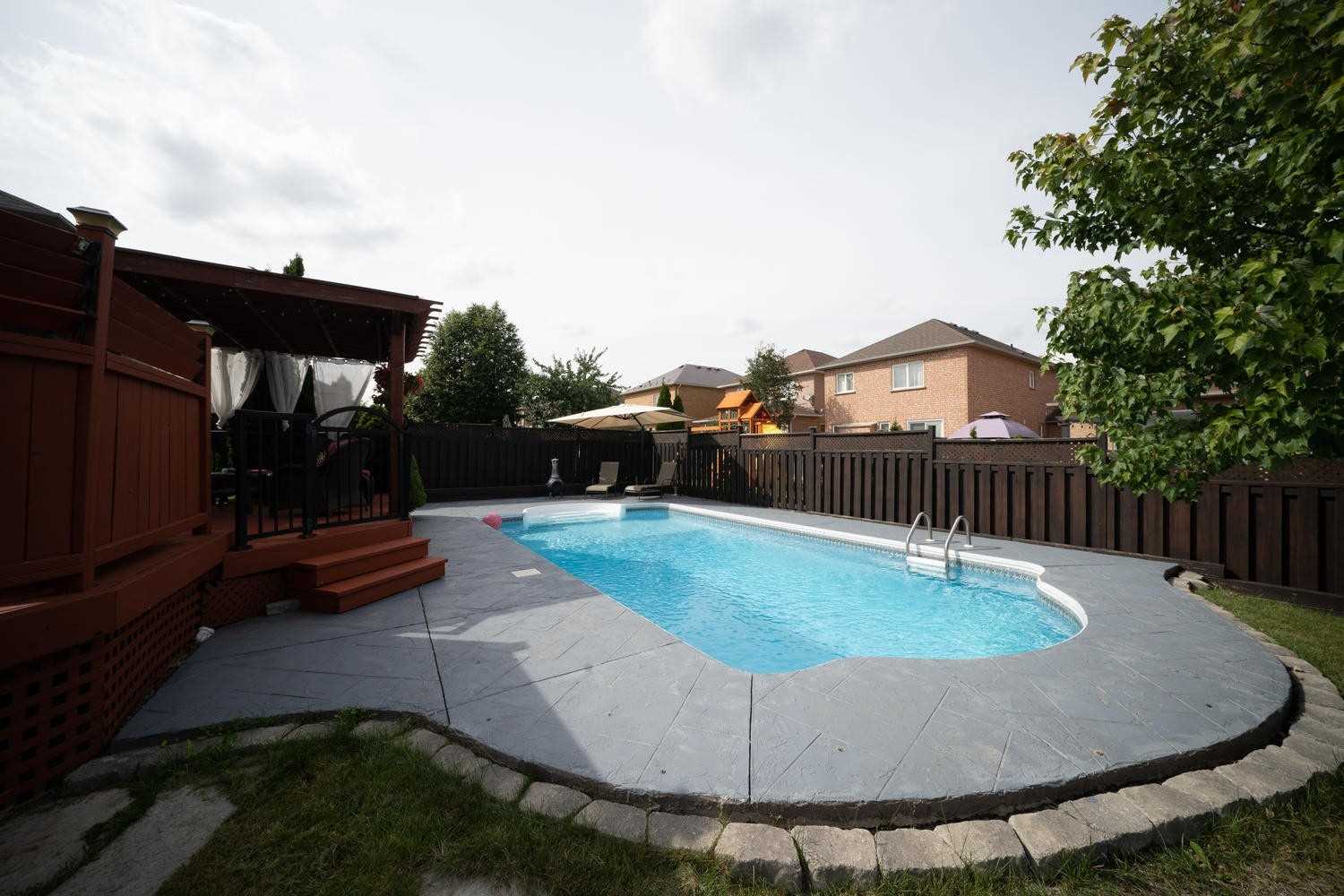 118 Crown Cres