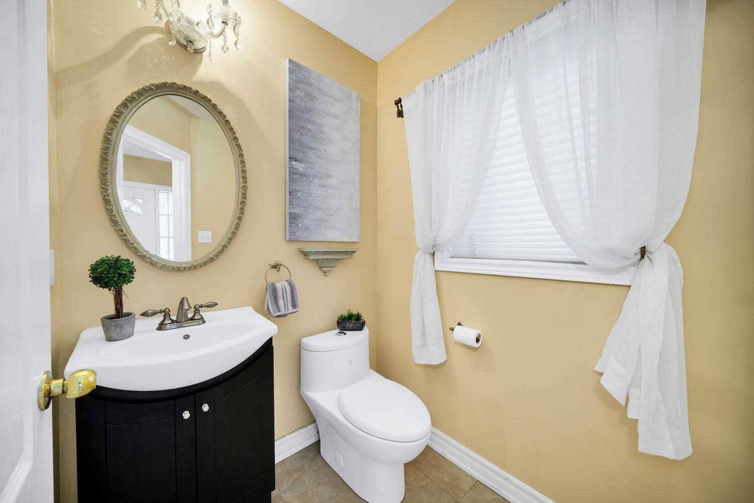 118 Crown Cres