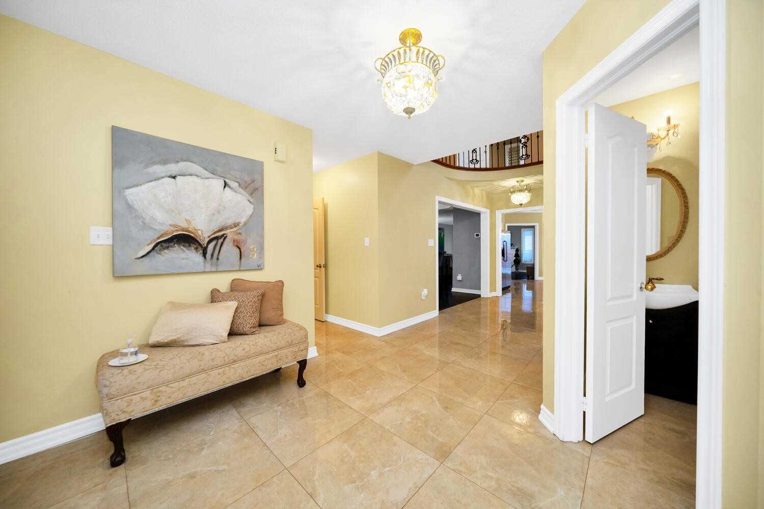 118 Crown Cres