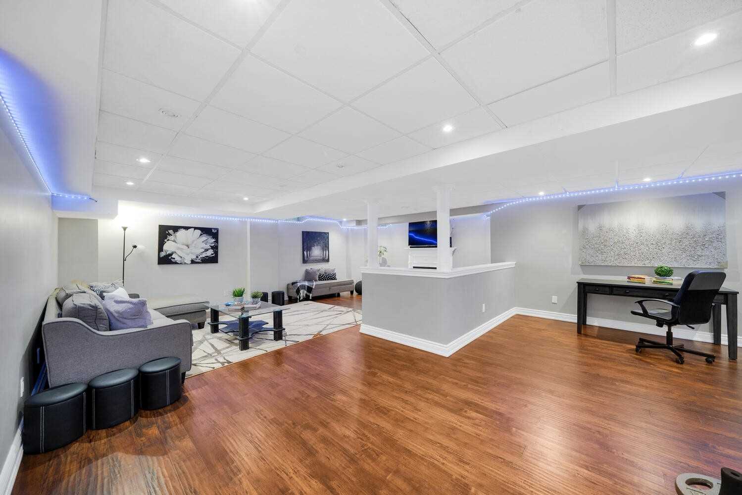 118 Crown Cres