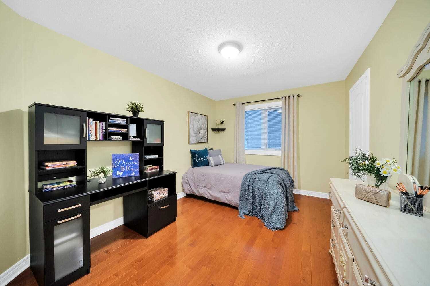 118 Crown Cres