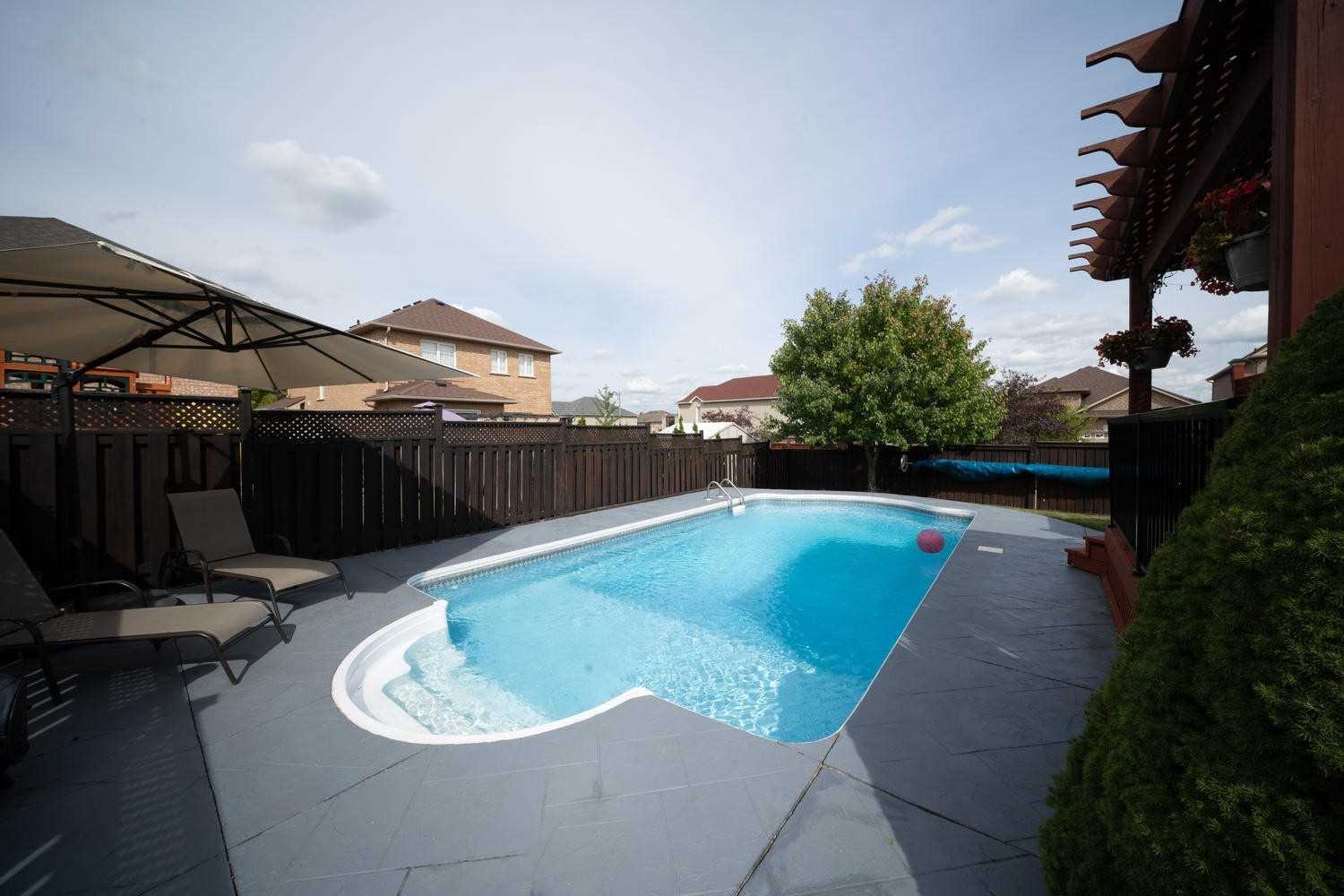 118 Crown Cres