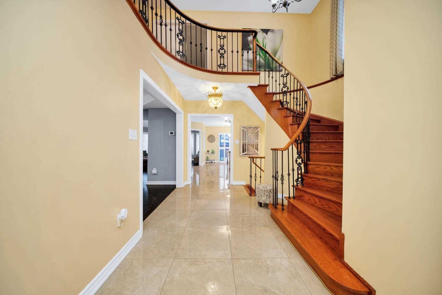 118 Crown Cres