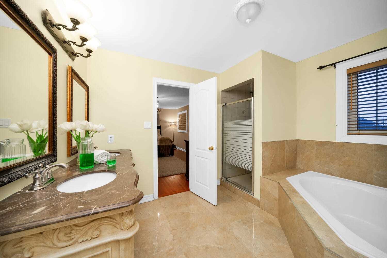 118 Crown Cres