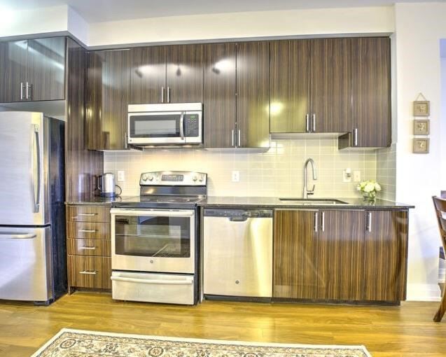 7161 Yonge St, #1027