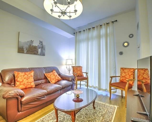7161 Yonge St, #1027