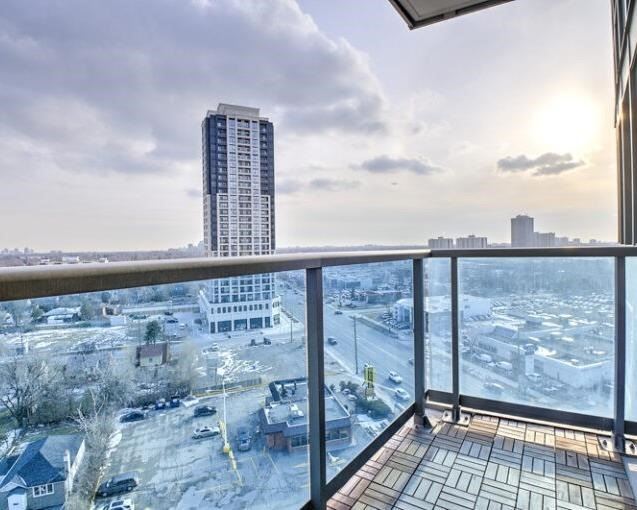 7161 Yonge St, #1027