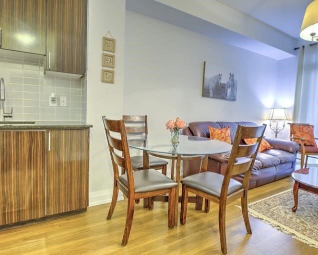 7161 Yonge St, #1027