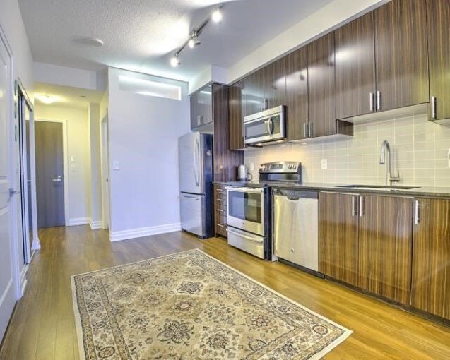 7161 Yonge St, #1027