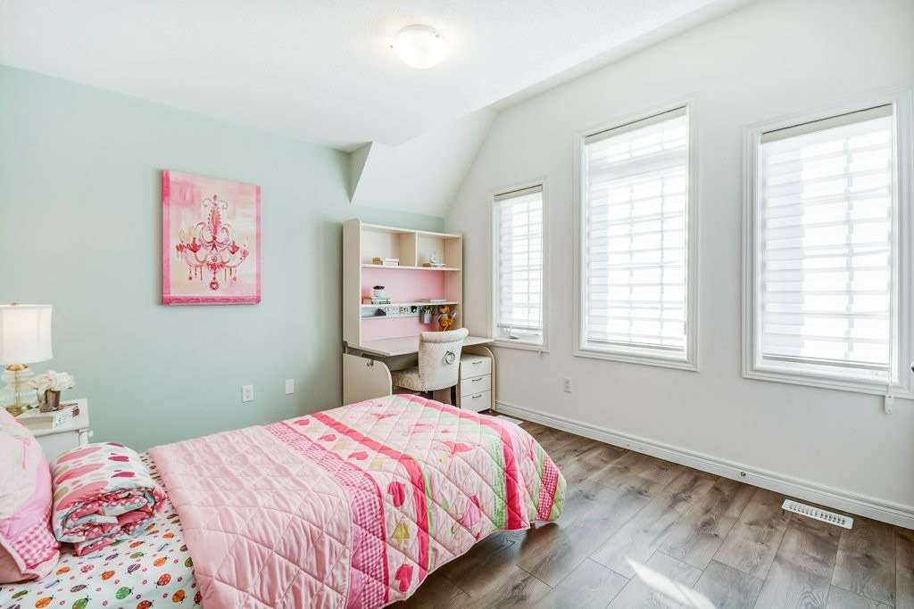 42 Corwin Dr