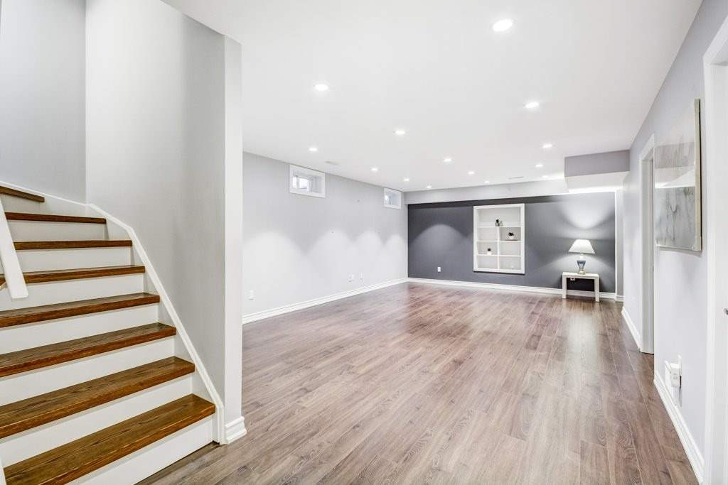 42 Corwin Dr