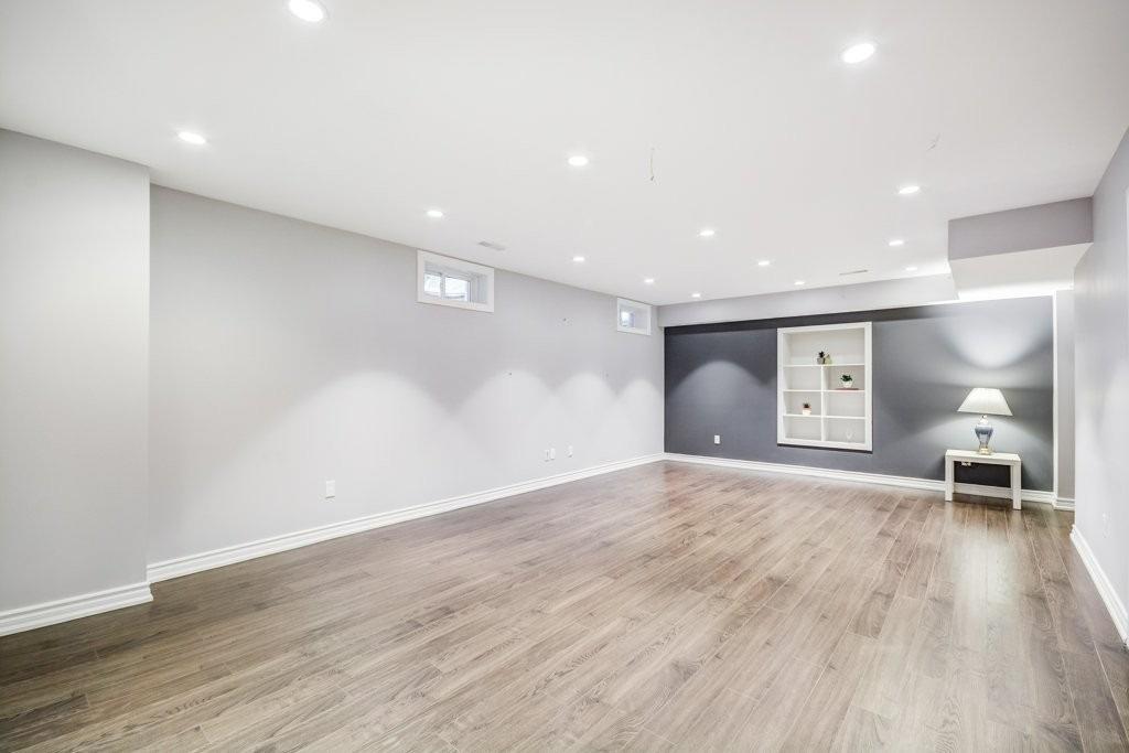 42 Corwin Dr